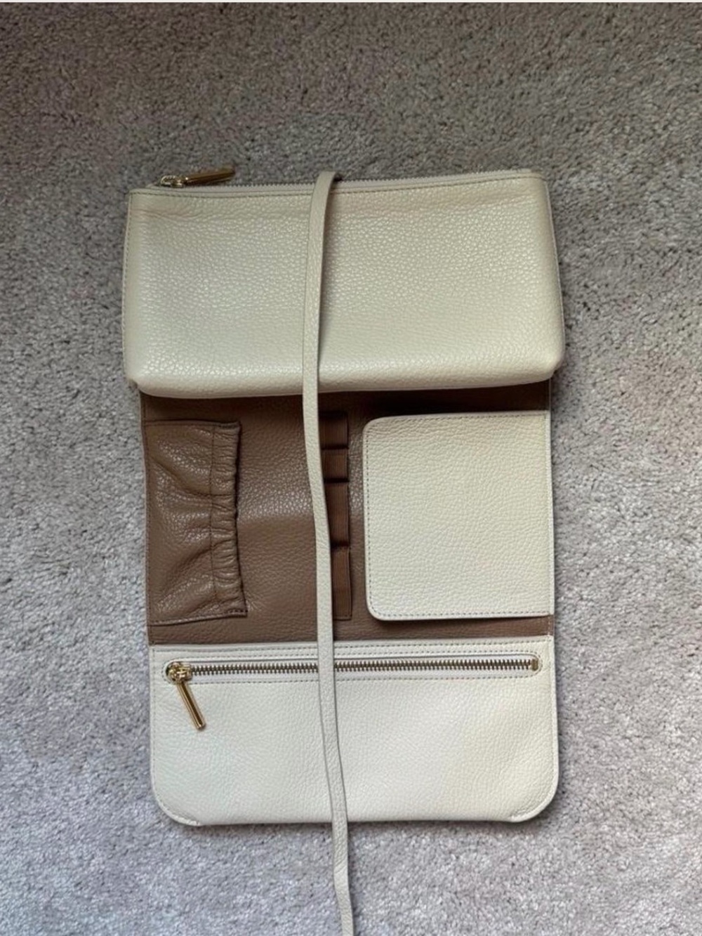 NWOT Cuyana Travel Beauty Roll in Ecru - Picture 8 of 10